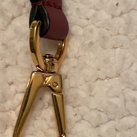 Louis Vuitton - Picture 7 of 15